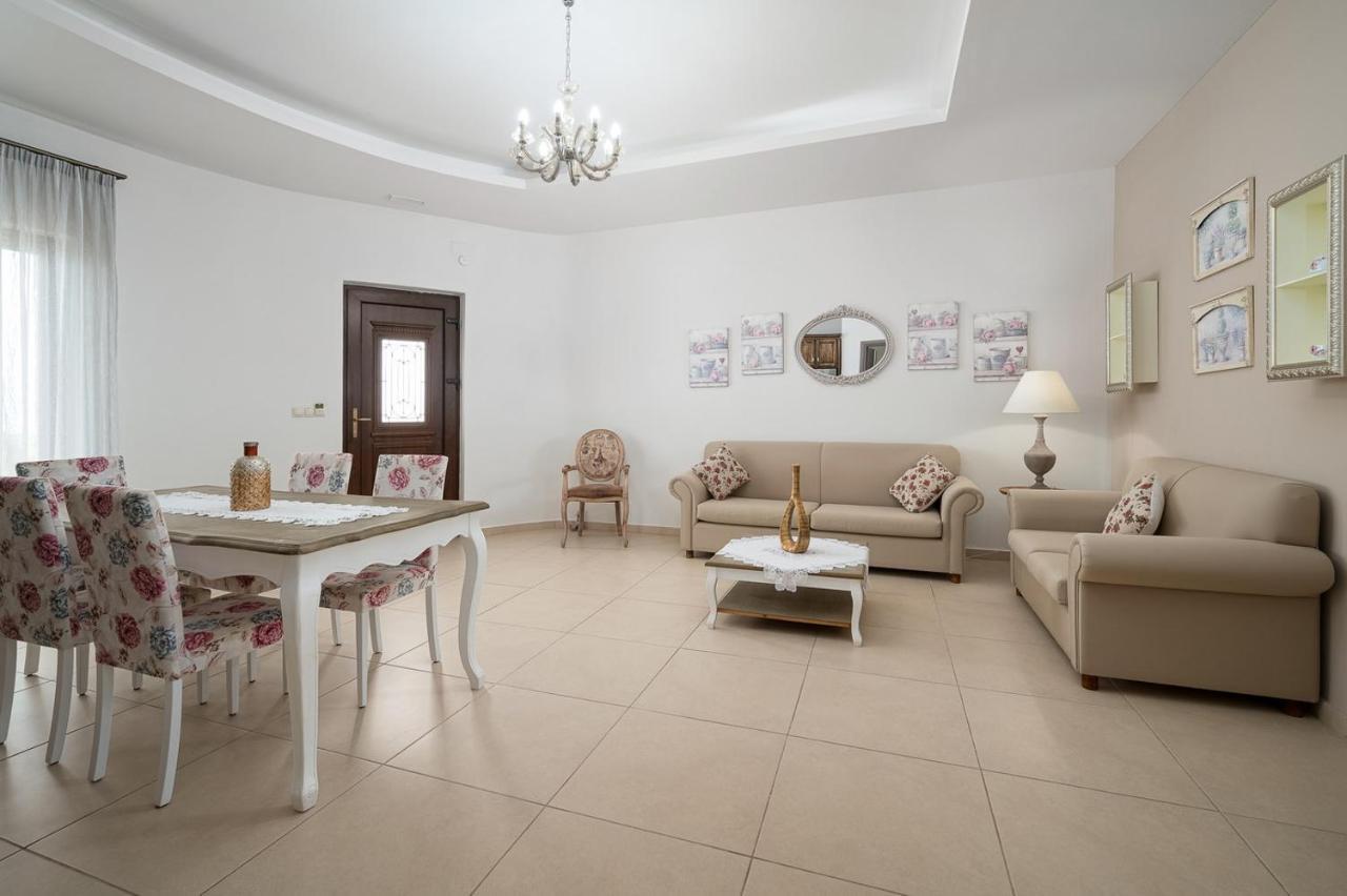 Orelia Cretan Deluxe Apartments Kamilari Exterior foto